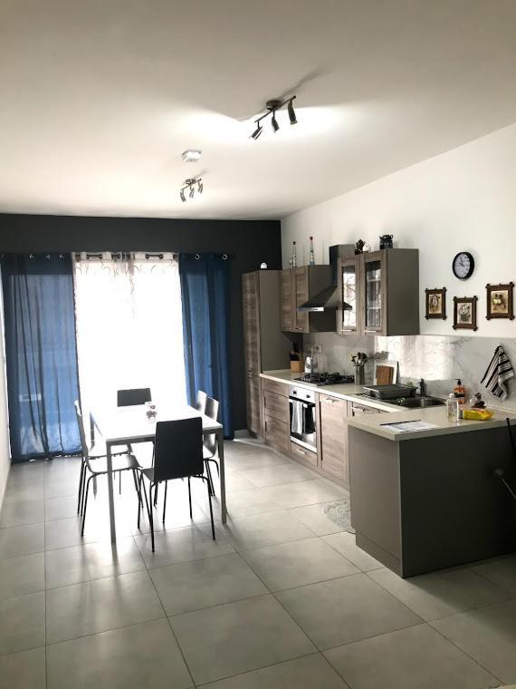 Luqa Apartment - 5 Mins From Airport Bagian luar foto