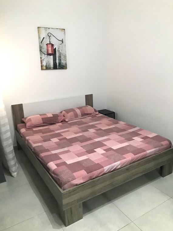 Luqa Apartment - 5 Mins From Airport Bagian luar foto